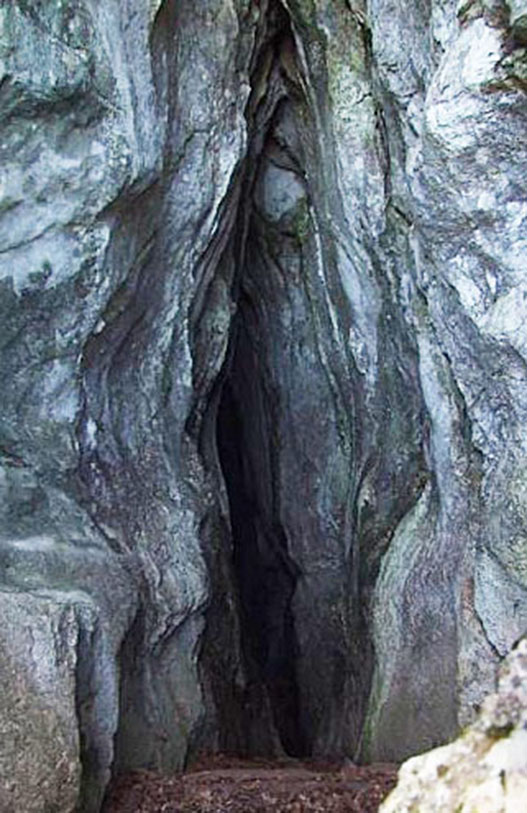 Entrance to the Cave of Eggs